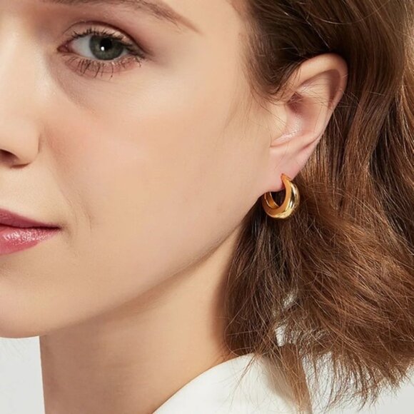 14K Gold filled hoop earrings - Picture 4 of 4
